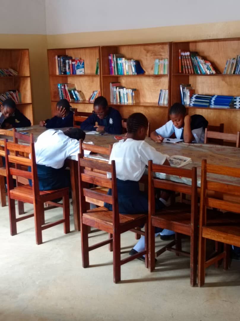 Secondary School 10 Library Secondary School 10 Library