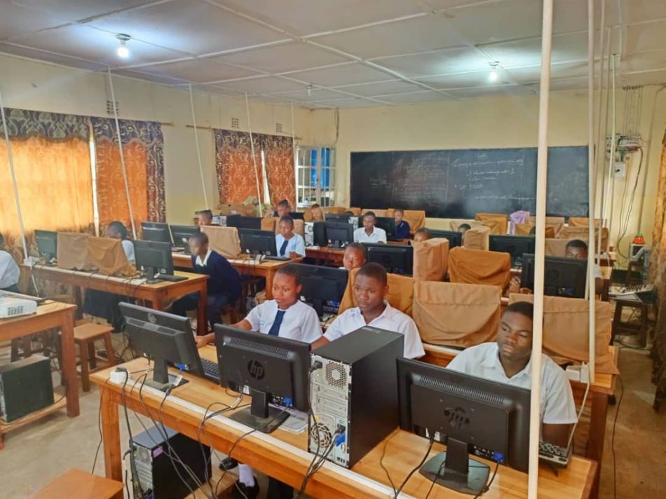 Secondary School 12 IT Secondary School 12 IT