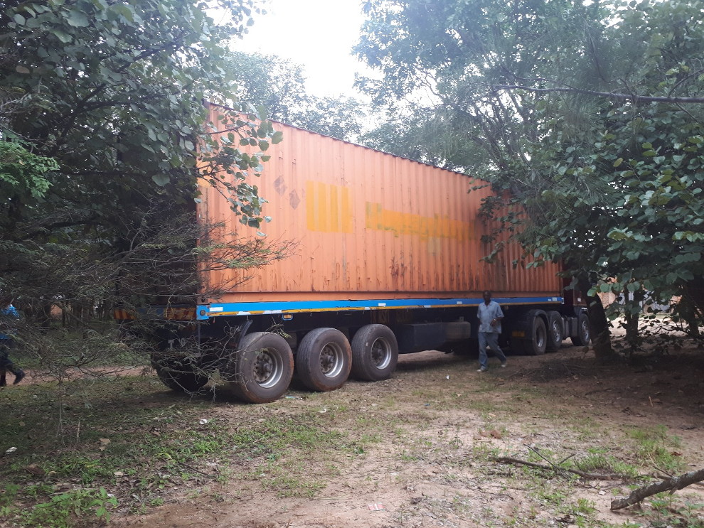 Waiting finished. The container arrives Waiting finished. The container arrives
